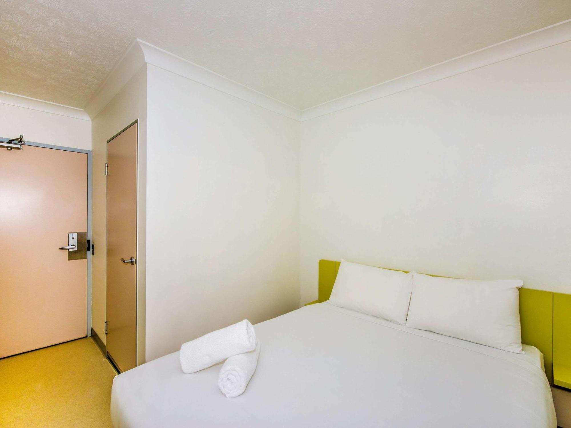Camera Standard con Letto Queen-Size e Divano